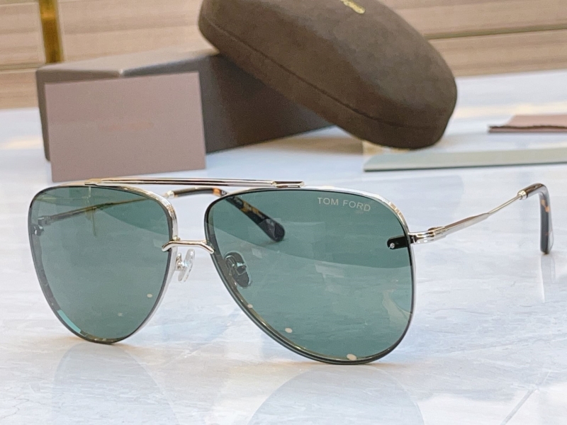 TOM FORD